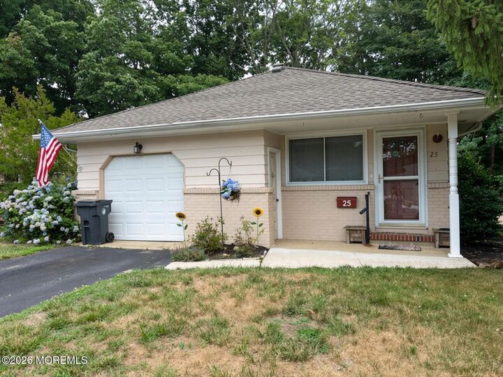 Property Photo:  28 Mount Rainier Drive  NJ 08753 