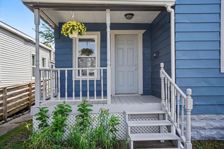 Property Photo:  312 Elliott Avenue  MI 49417 