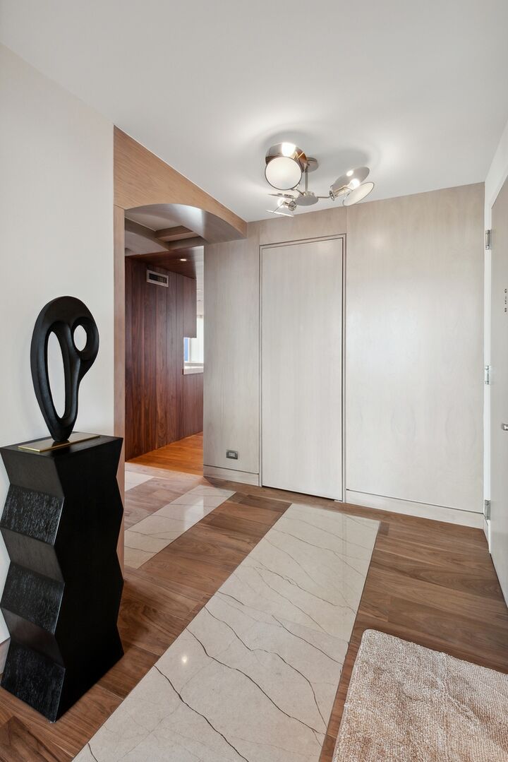 Property Photo:  111 E Chestnut Street 56ab  IL 60611 