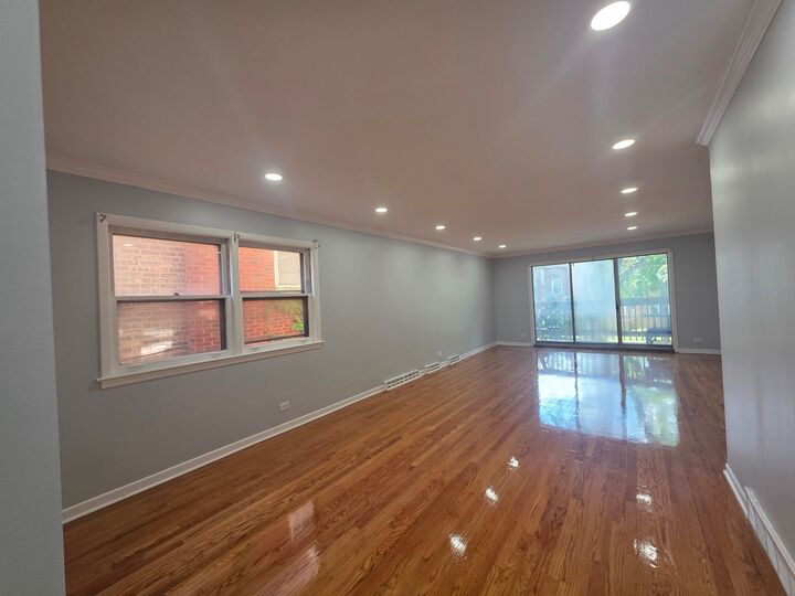 Property Photo:  2623 W Arthur Avenue 1  IL 60645 