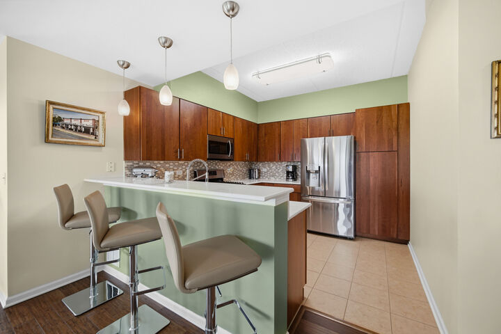 Property Photo:  6420 Double Eagle Drive 414  IL 60517 