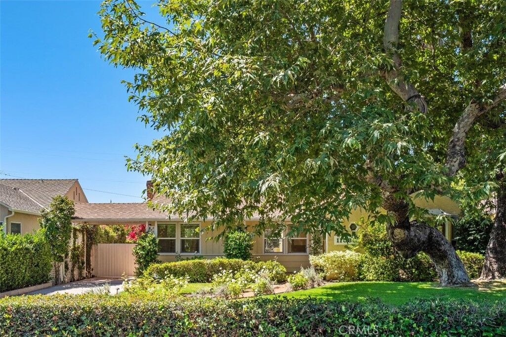 Property Photo:  11580 Blix Street  CA 91602 