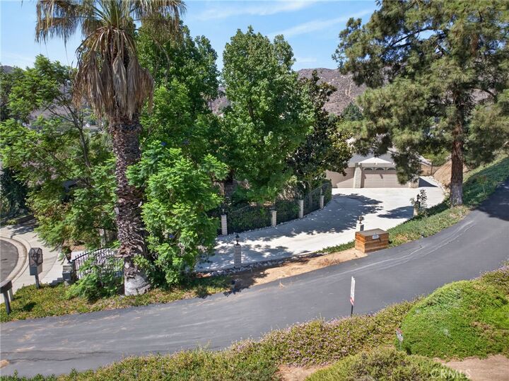 Property Photo: 5462 Sierra Vista CA 92505