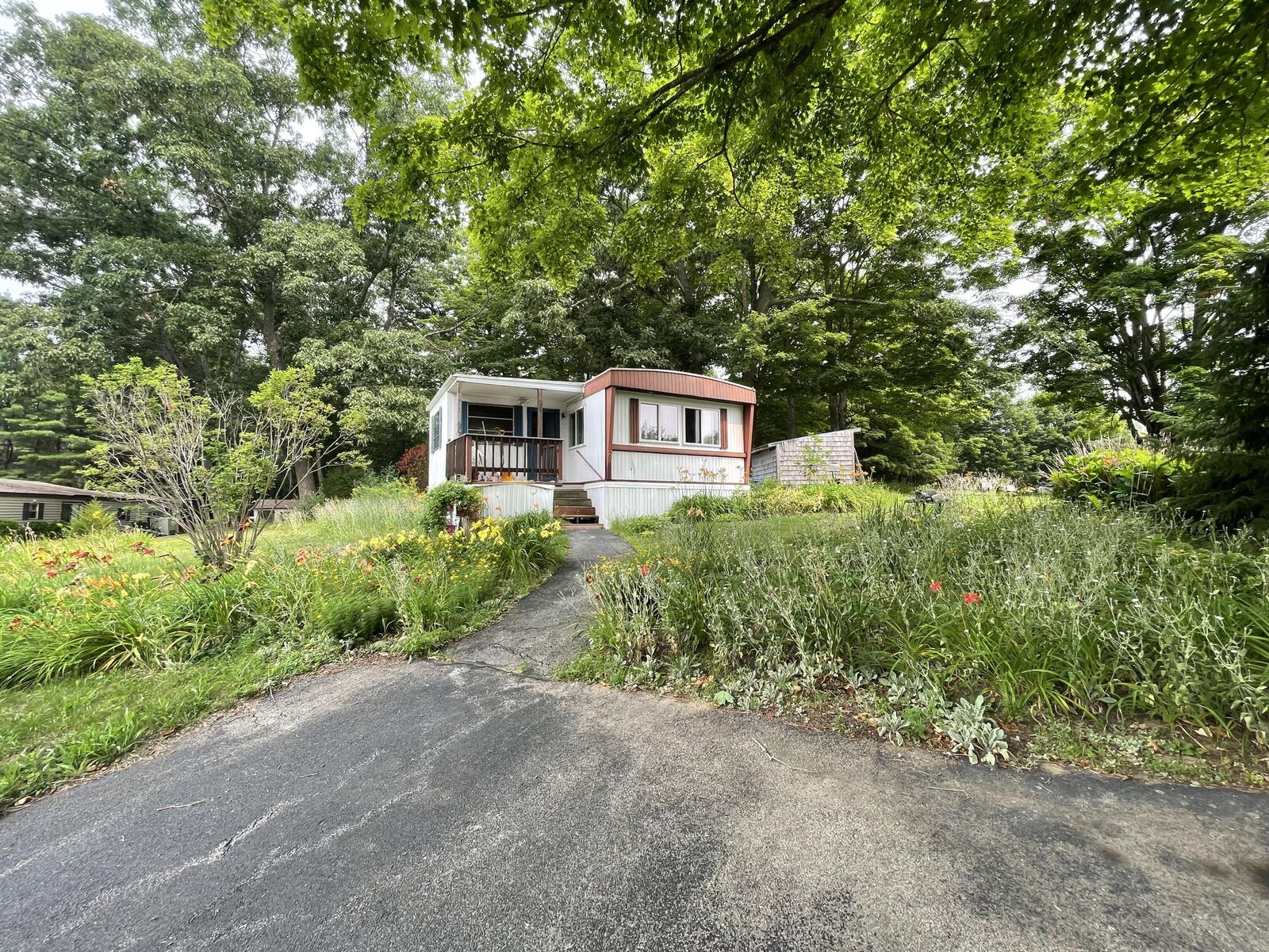 Property Photo:  2 Sandalwood Circle  ME 03904 
