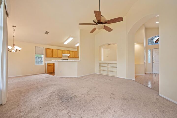 Property Photo: 108 Pimpernel Court CA 95747