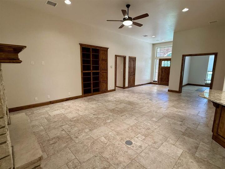 Property Photo:  2621 Mockingbird Dr  OK 74604 