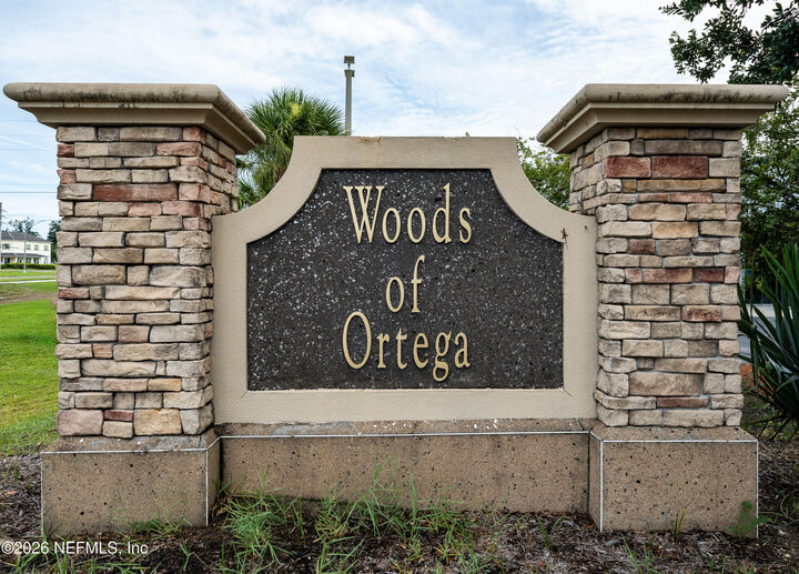 Property Photo: 6925 Ortega Woods Drive 4-14 FL 32244