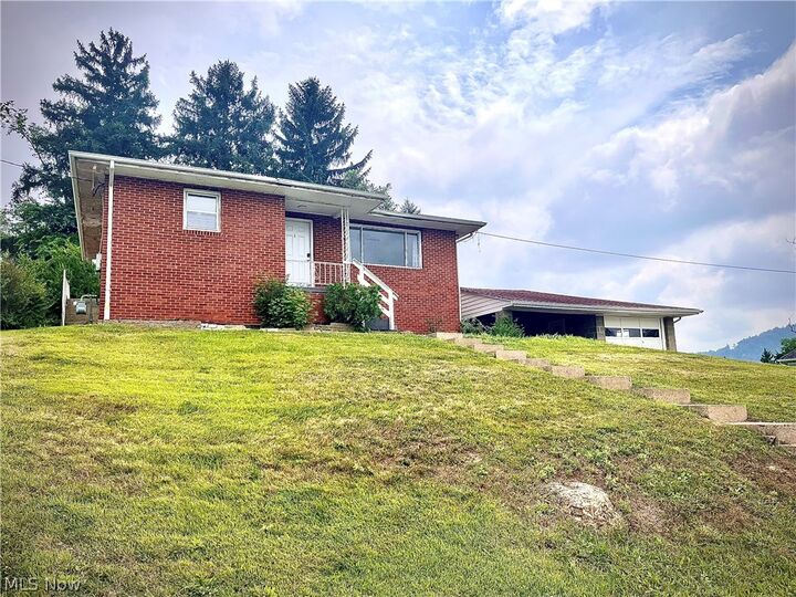 Property Photo: 809 Delia Avenue OH 43935