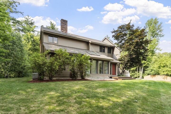 Property Photo:  18 Windsor Boulevard  NH 03053 