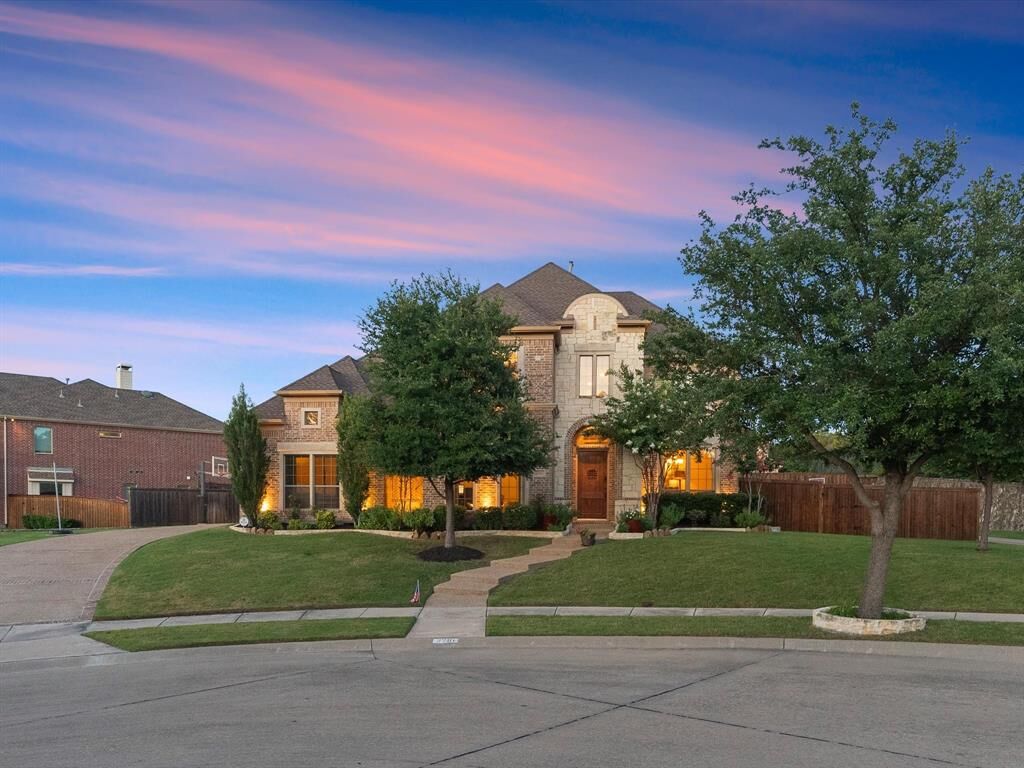 Property Photo:  2201 Lady Cornwall Drive  TX 75056 