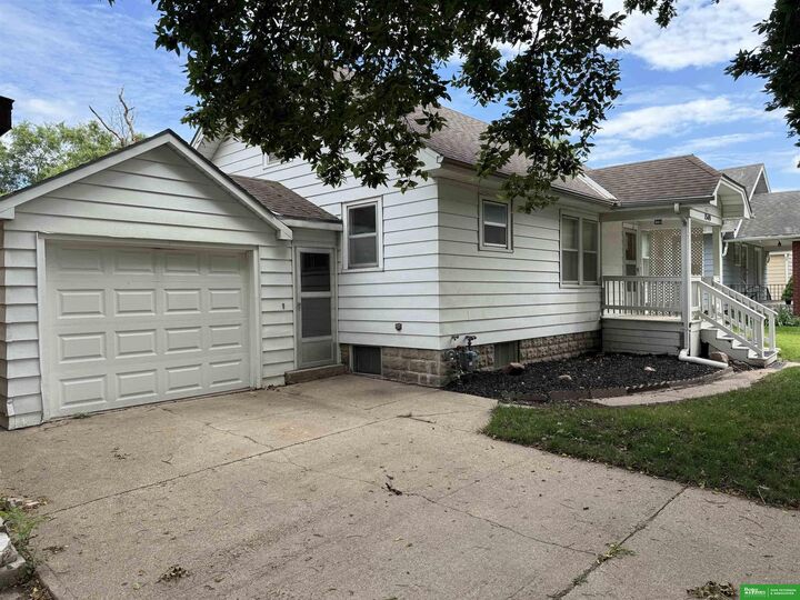 Property Photo:  1540 N Maxwell Avenue  NE 68025 