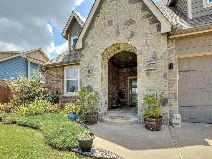 Property Photo: 11412 NW 104th Street OK 73099