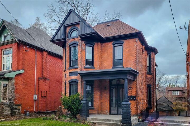 Property Photo:  