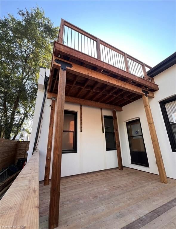 Property Photo:  