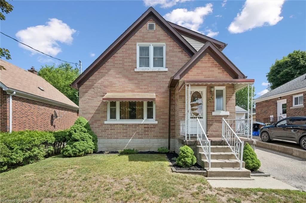 Property Photo:  75 Arnold Street  ON N2H 6C9 
