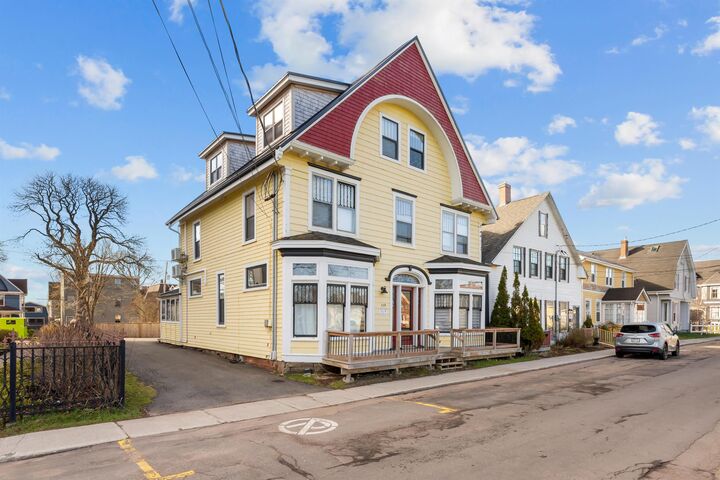 240 Sydney Street — photo 1