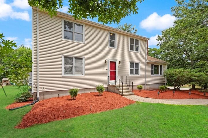 Property Photo:  10 Cheshire Rd  MA 02067 