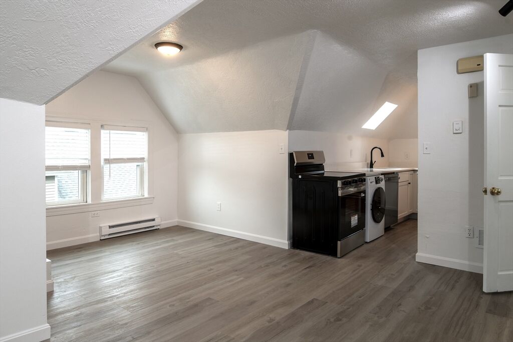 Property Photo: 5 Stoneland Rd 3 MA 01603