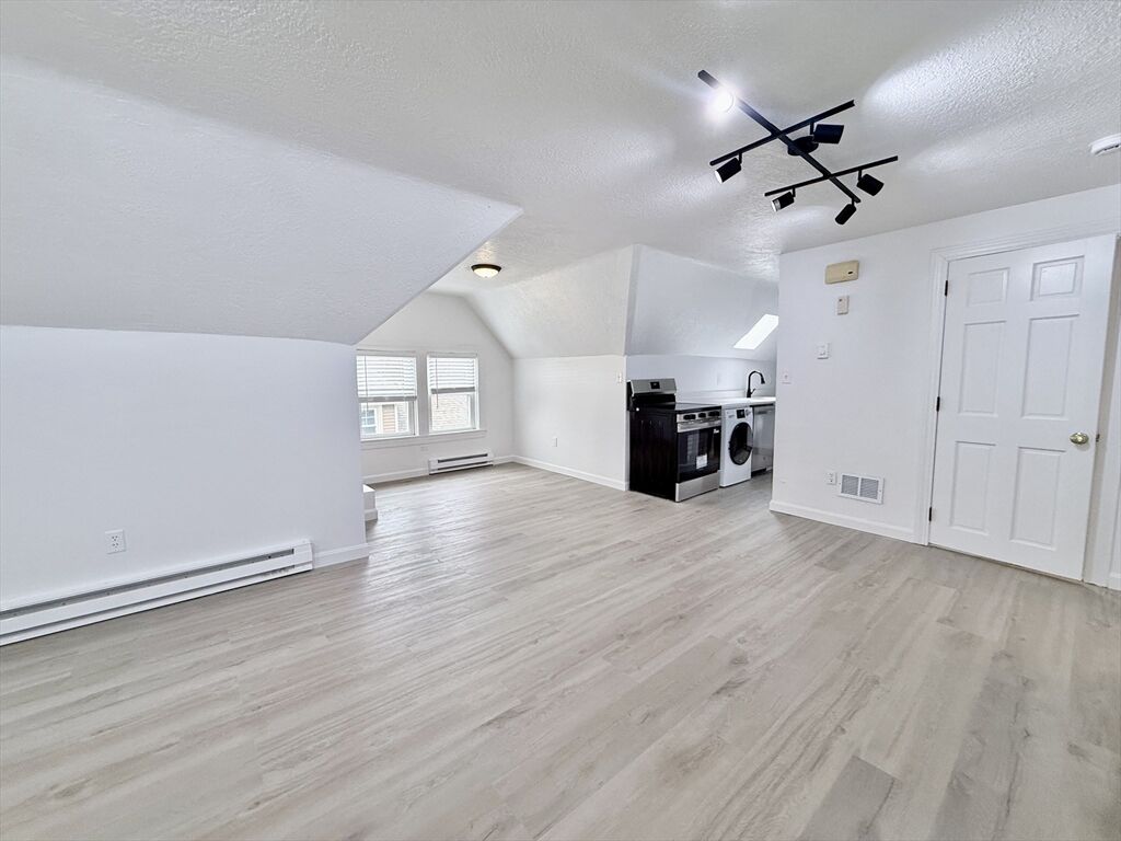 Property Photo:  5 Stoneland Rd 3  MA 01603 
