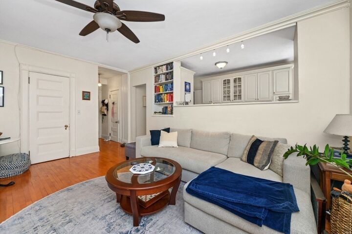 Property Photo:  21 Beacon Street 2E  MA 02108 