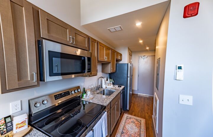 Property Photo: 90 Grove St 306 MA 01605
