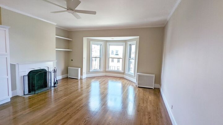 Property Photo:  387 Beacon St 6  MA 02116 