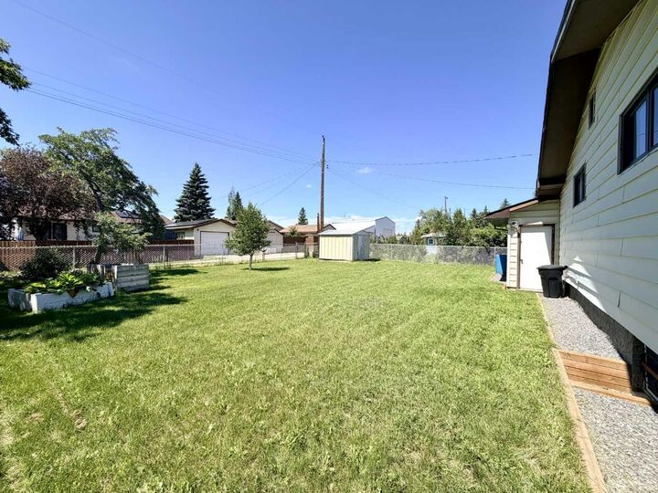 Property Photo: 210 1 Street SE AB T0M 1J0