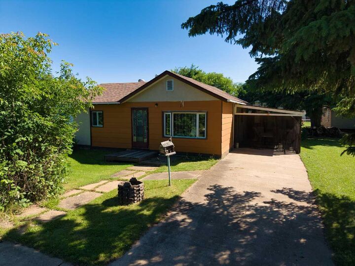 Property Photo: 9 5 Street AB T0G 1K0