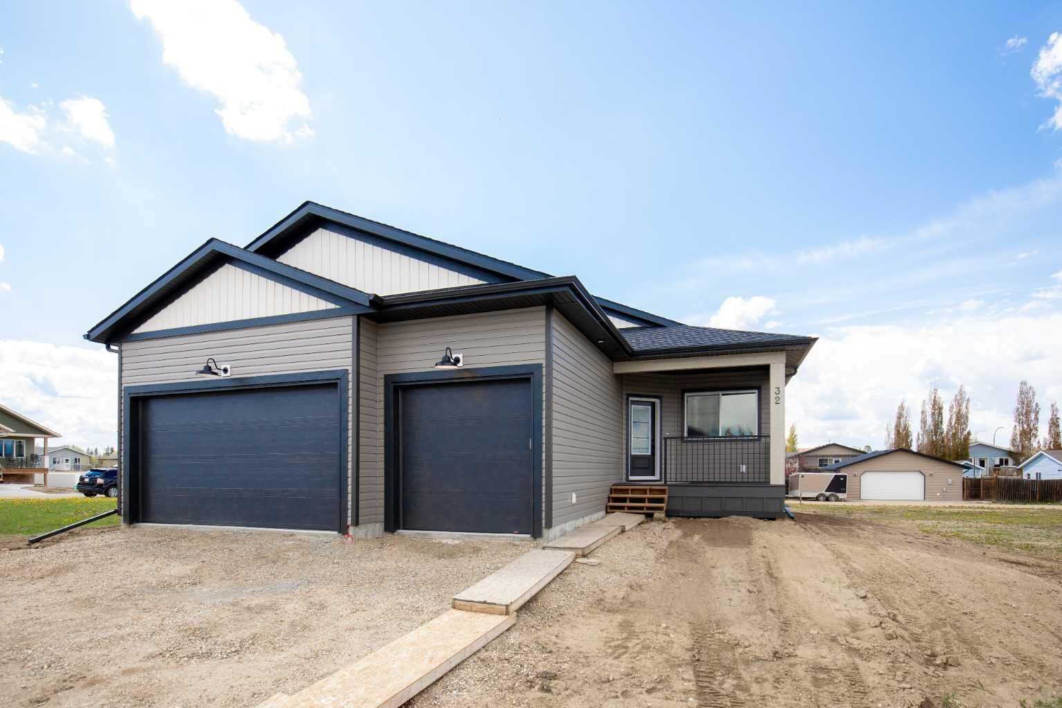 Property Photo: 32 Sunrise Crescent N AB T0M 2A0
