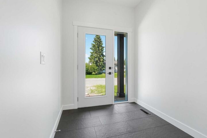 Property Photo: 609A 5 Avenue SW AB T0M 1X0