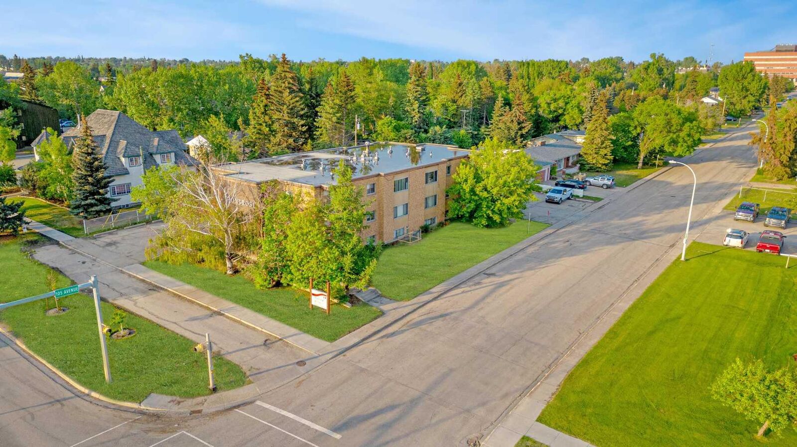 Property Photo: 9926 105 Avenue 104 AB T8V 1G9
