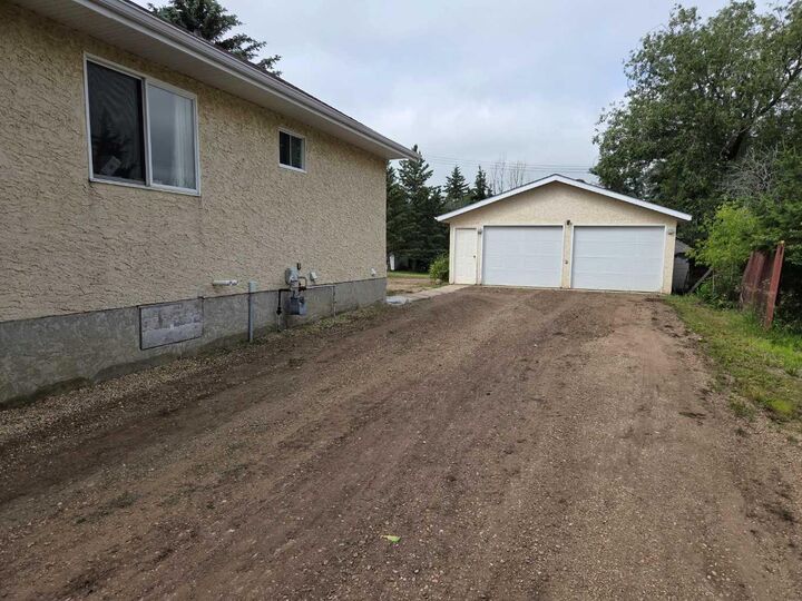 Property Photo:  5414 50 Street  AB T0C 0X0 