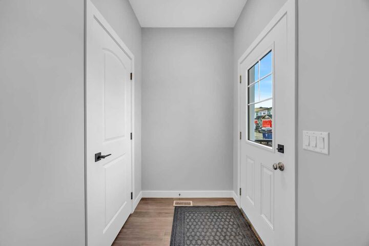 Property Photo: 553 Hotchkiss Drive SE AB T3S 0T3