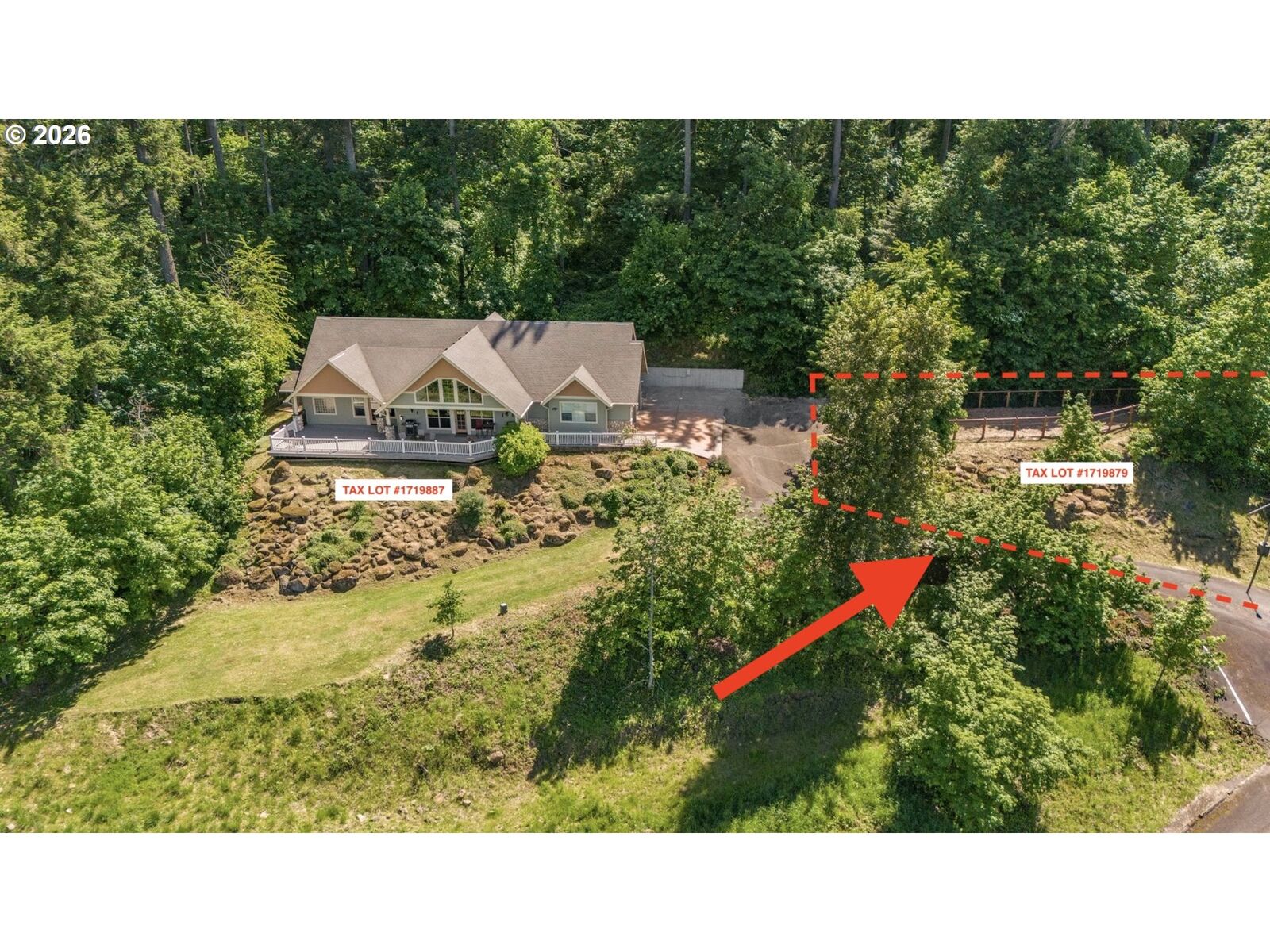 Property Photo:  733 Queens Ave  OR 97426 