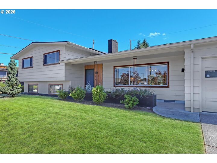 Property Photo: 12640 NE Fremont St OR 97230