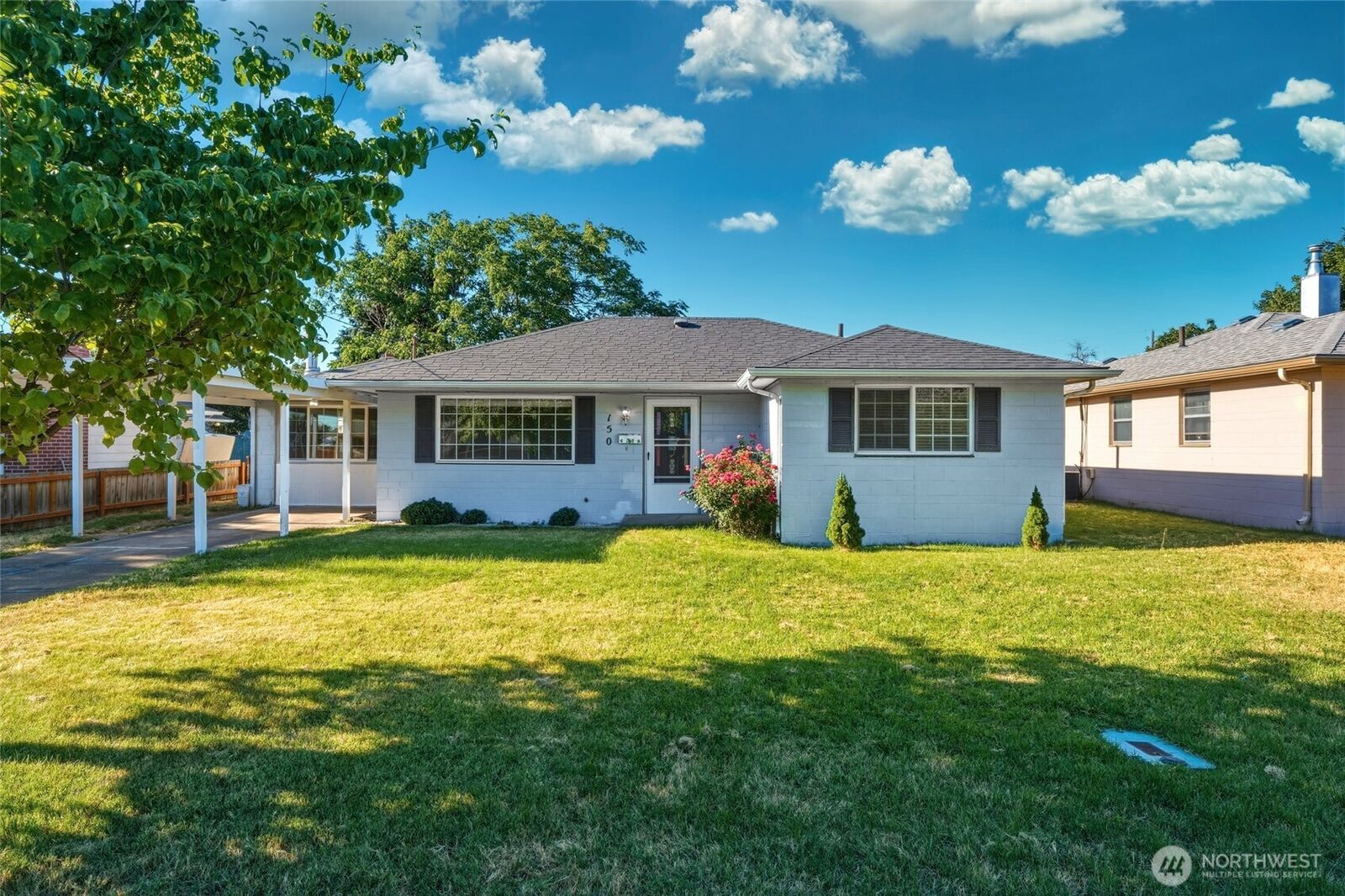 Property Photo:  150  Yellowstone Street  WA 99362 