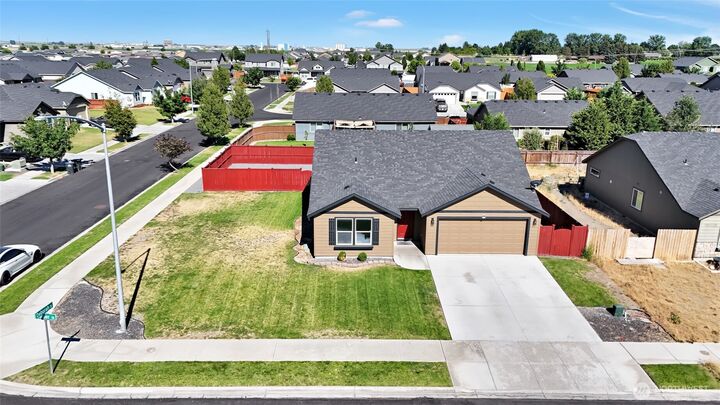 Property Photo:  801 S Wilder Street  WA 98837 