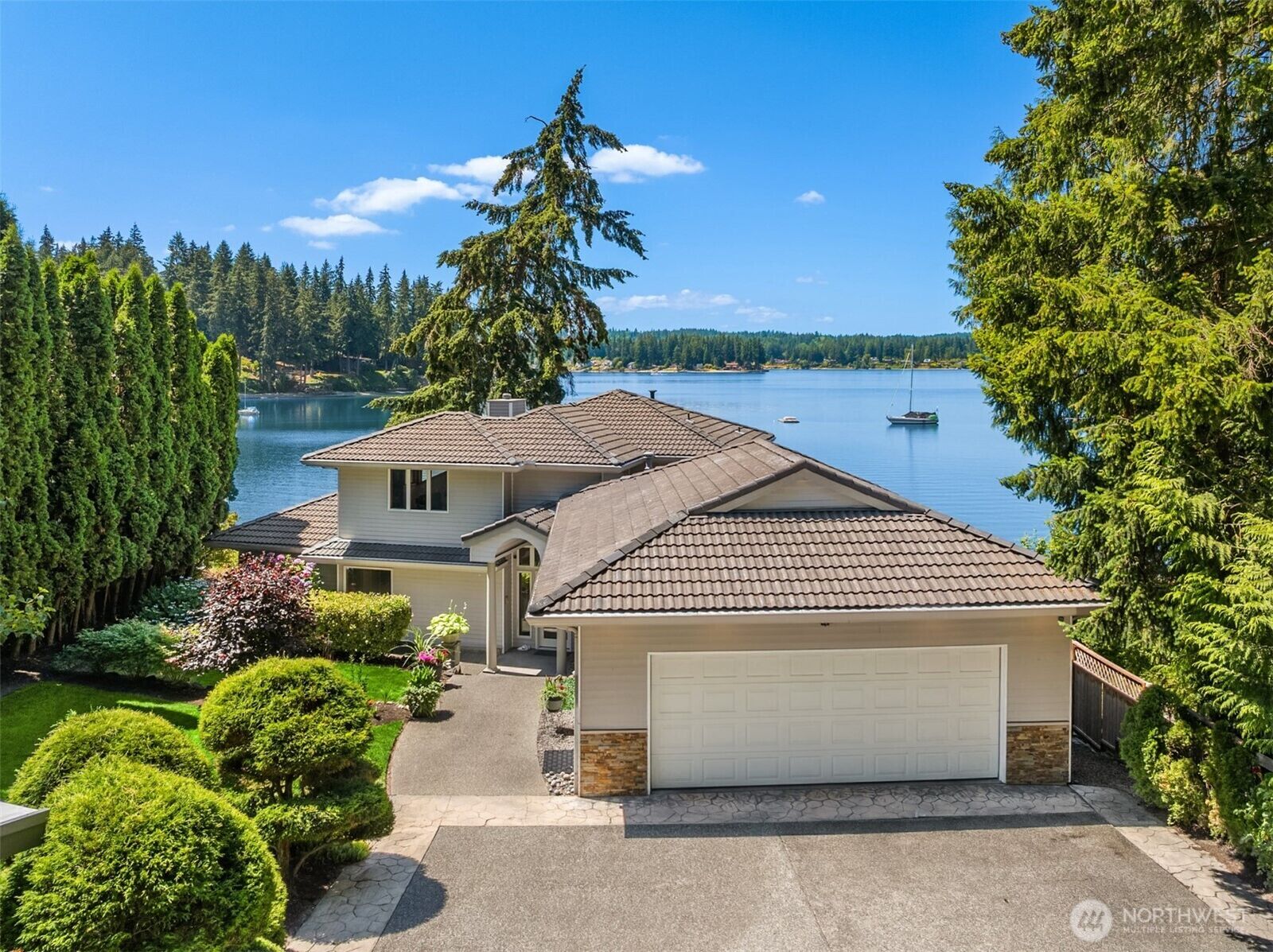 Property Photo: 17011 Lemolo Shore Drive NE WA 98370