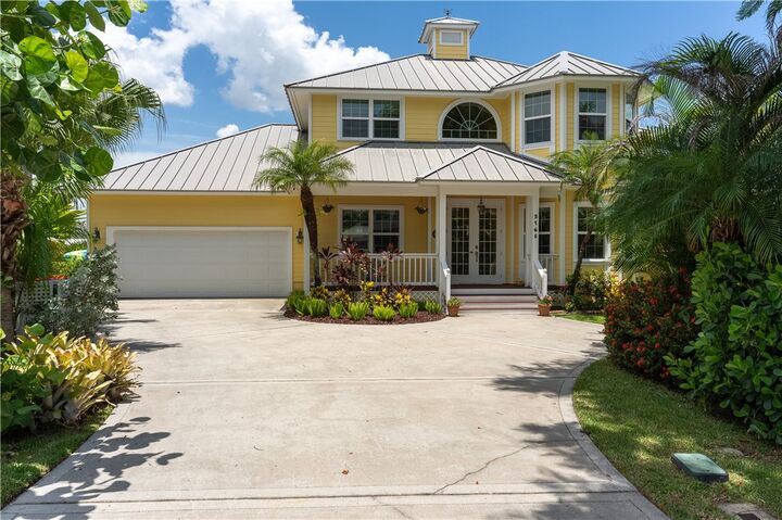 Property Photo:  2165 6th Court SE  FL 32962 