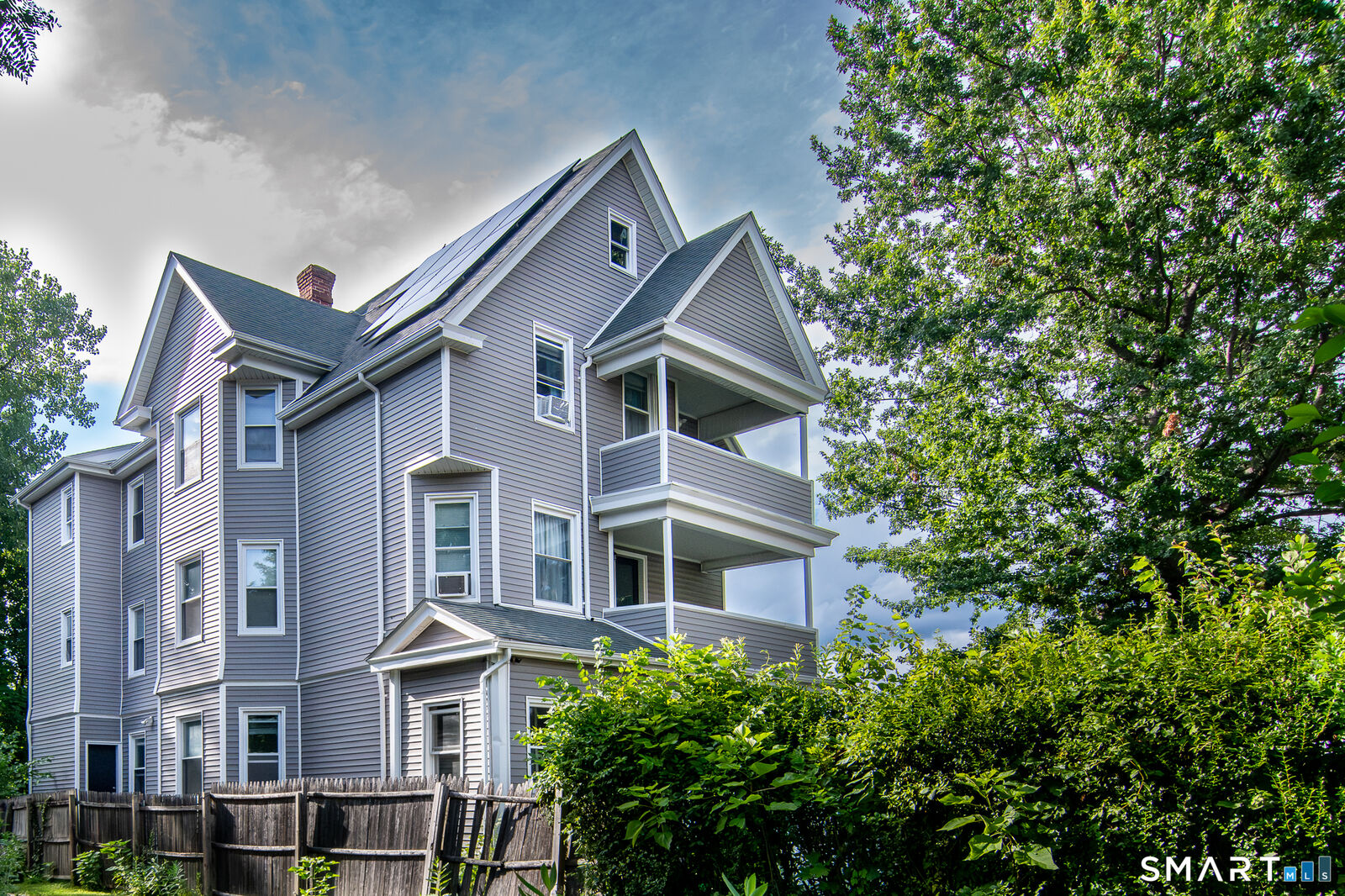 Property Photo:  395 Woodland Street  CT 06112 