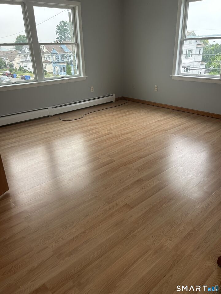 Property Photo:  204 Booth Street  CT 06053 