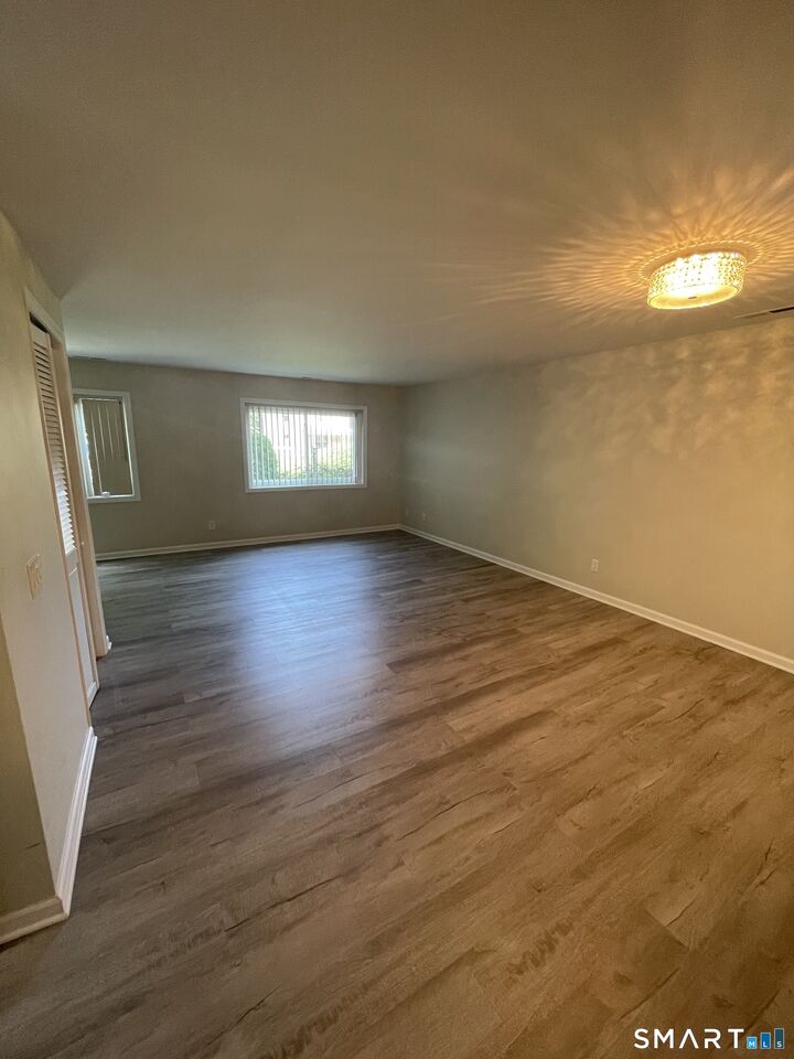 Property Photo:  31 Stuart Avenue 4  CT 06850 