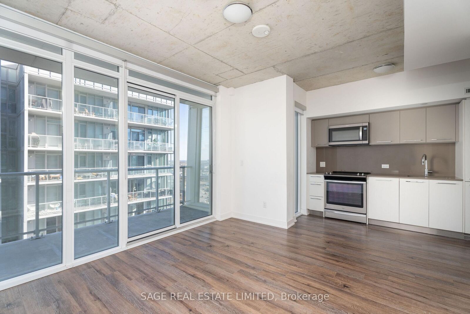 Property Photo:  15 Baseball Place 1102  ON M4M 0E6 