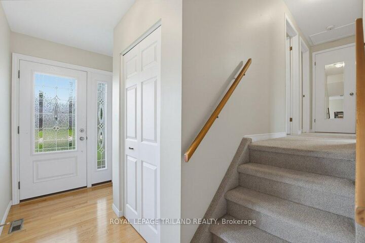 Property Photo:  5 Warren Crescent  ON N5P 3Z1 