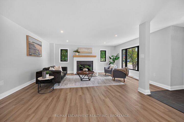 Property Photo: 27 Church Street E ON N4B 1T2