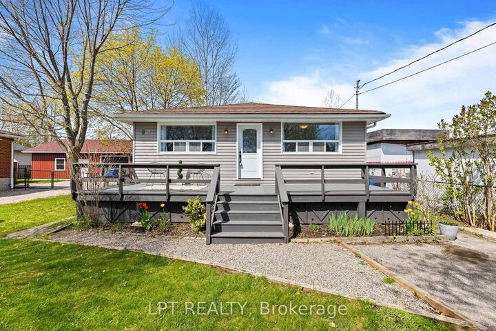 Property Photo:  818 Poplar Avenue  ON L4P 3E9 
