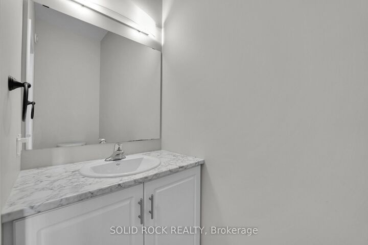 Property Photo: 82 O'Donovan Drive ON K7C 0S2