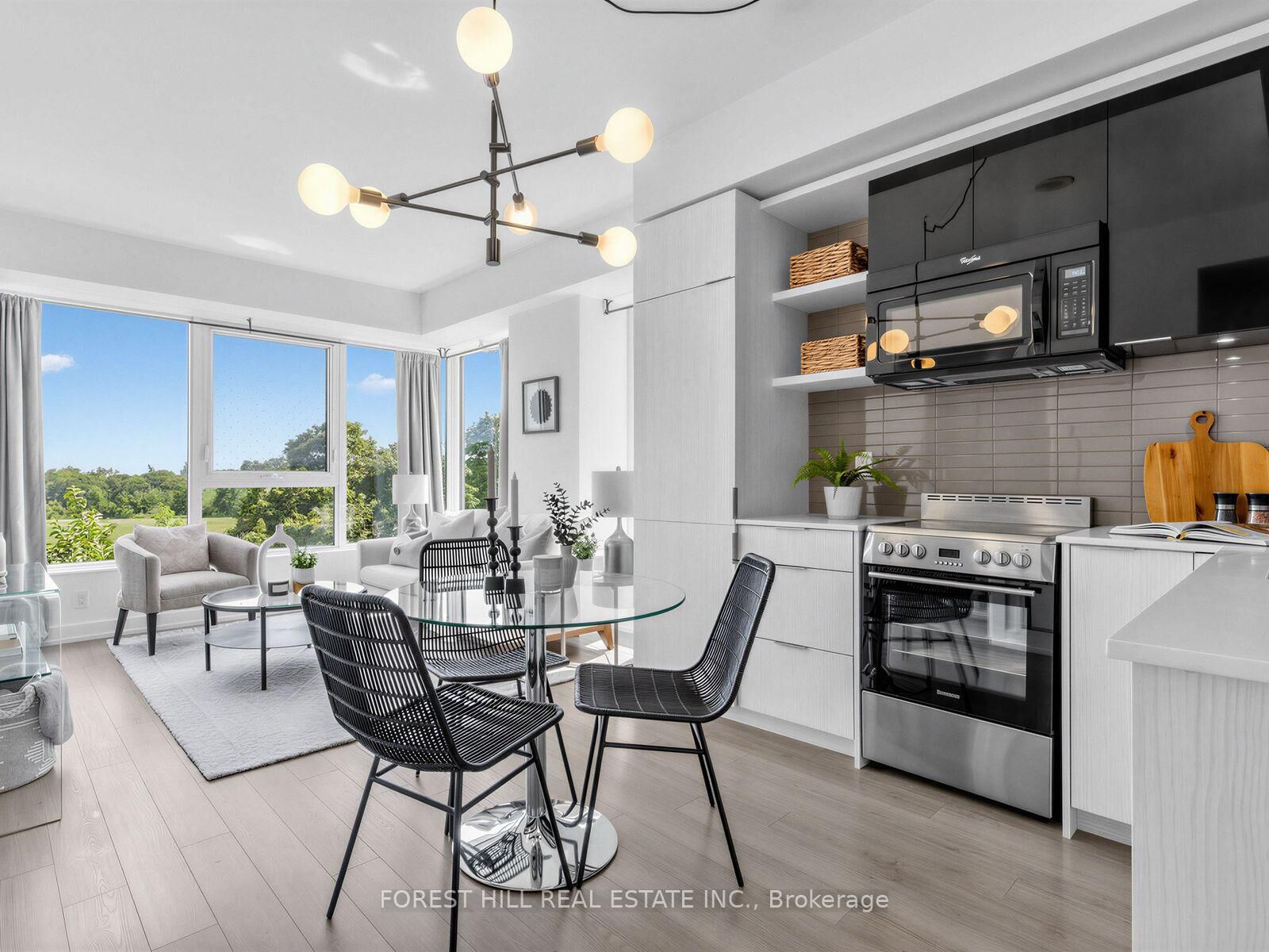 Property Photo: 6 Parkwood Avenue 313 ON M4V 2W8