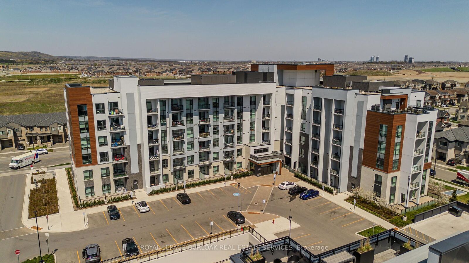 Property Photo: 460 Gordon Krantz Avenue 112 ON L9E 1Z2