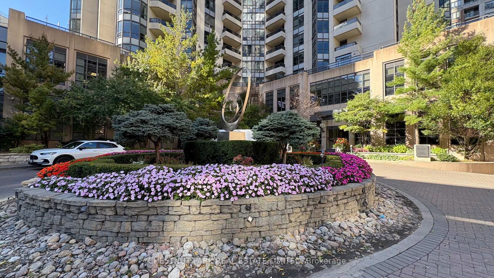 Property Photo:  500 Doris Avenue Th3  ON M2N 0C1 
